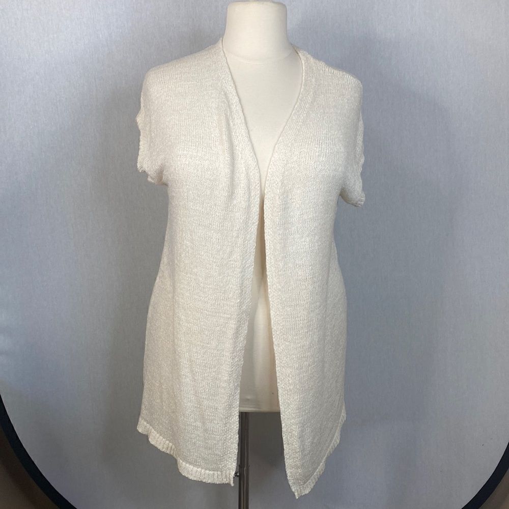 Women’s Lane Bryant Sleeveless Cardigan. Beige. Size 14 / 16. New With Tags